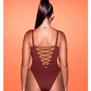 Ta3 Hi-cut plungey swimsuit